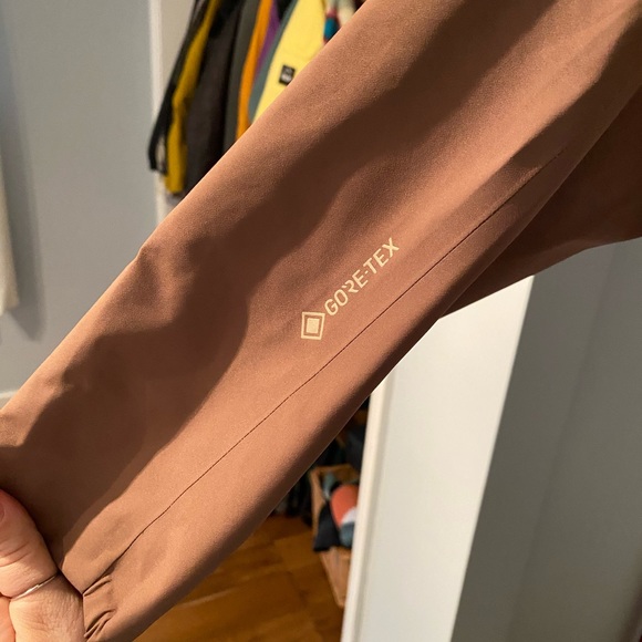 Arc’terxy rain jacket - Picture 5 of 7